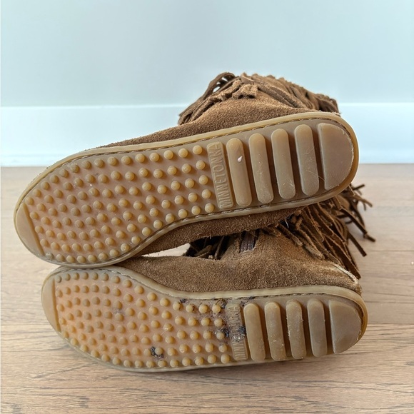 MINNETONKA 5 Layer Fringe Boots Size 7 BROWN - Picture 7 of 10
